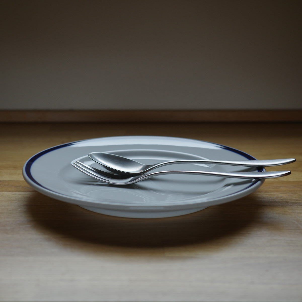 Bistro Plate Blue Line