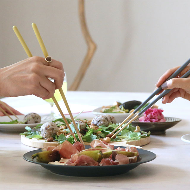 STIIK ユズ ミディアムグレー ランチ風景