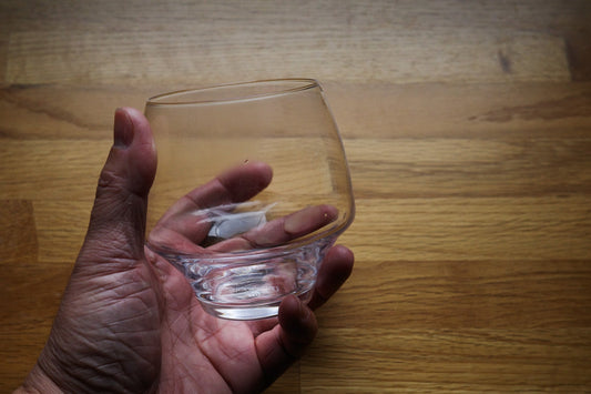 薄いガラスのソムリエコップ