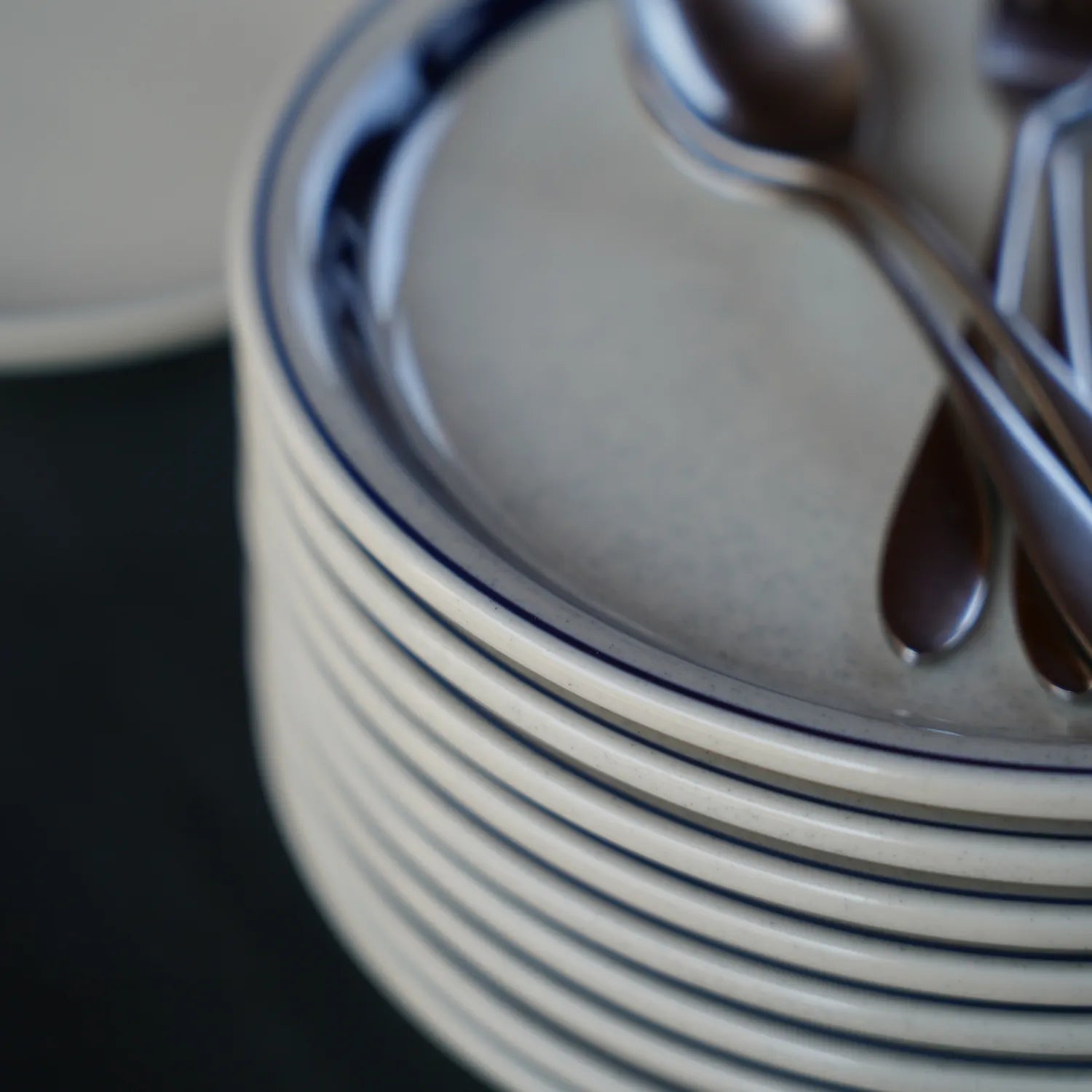 ビストロプレートとカトラリー