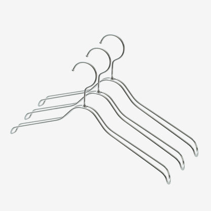 シンプルなステンレス製ハンガー
